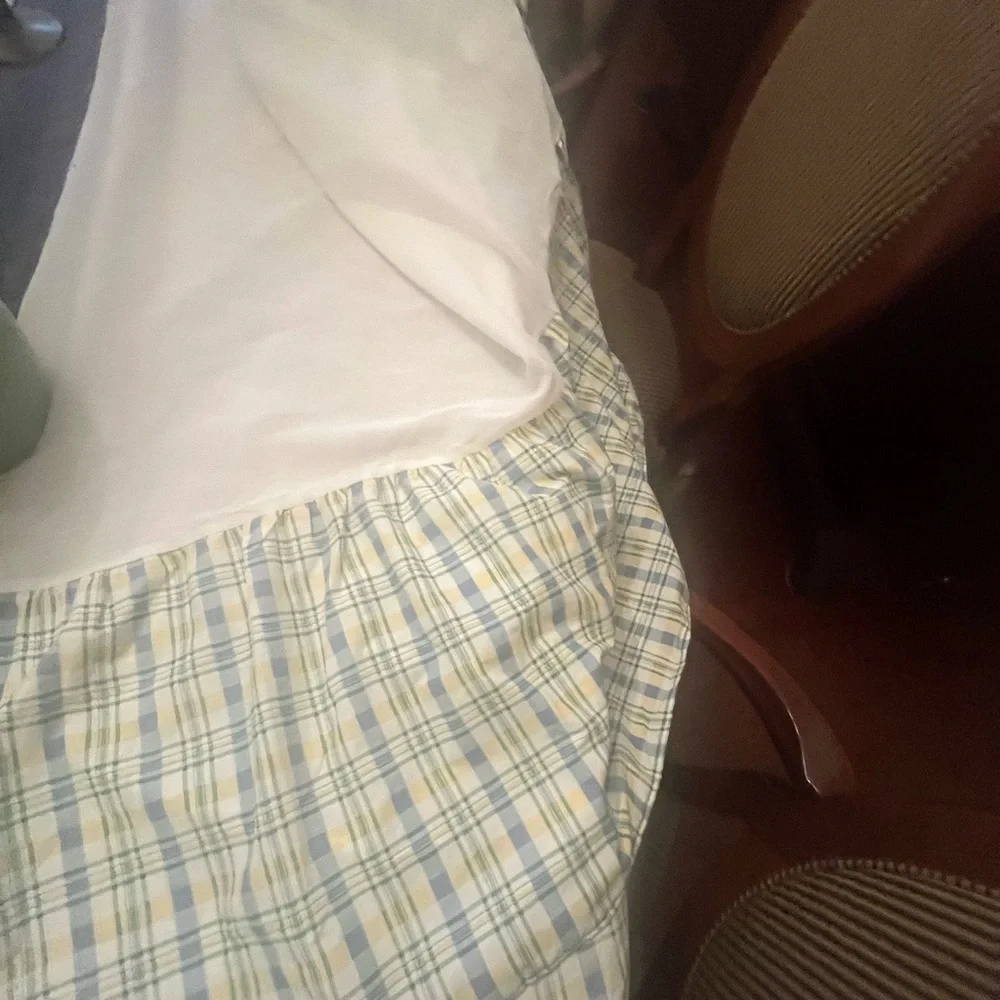 Waverly Cotton Blend Bedding Queen size Bed Skirt/ Firm price